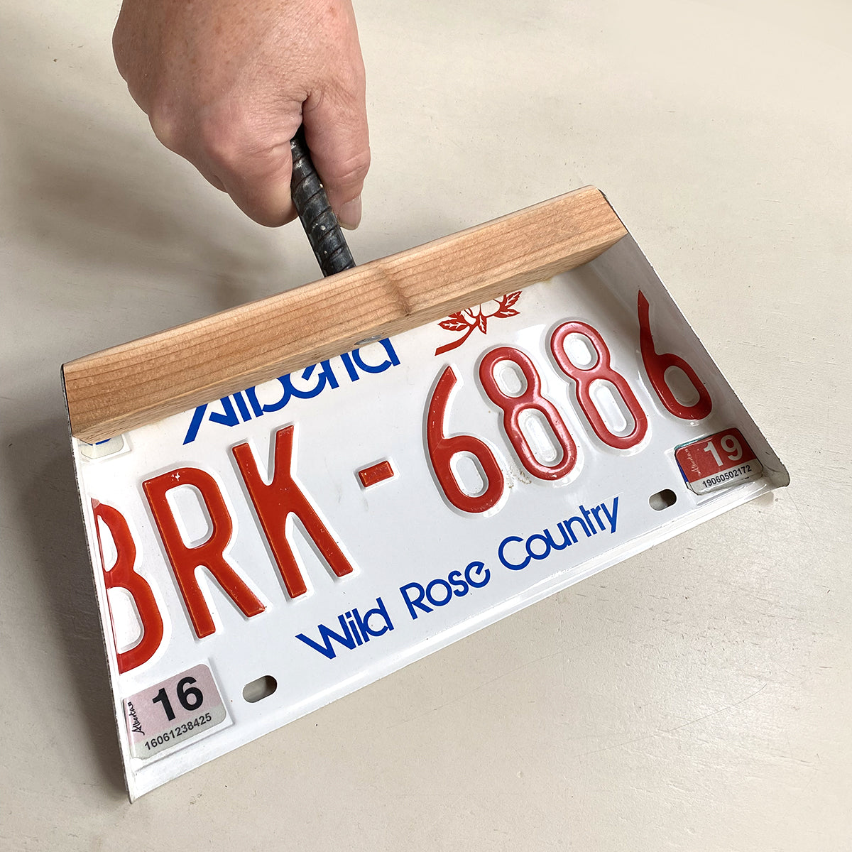 Recycled License Plate Dustpan